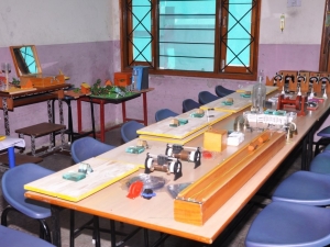 Milestone Smart School Physics Lab (2).JPG